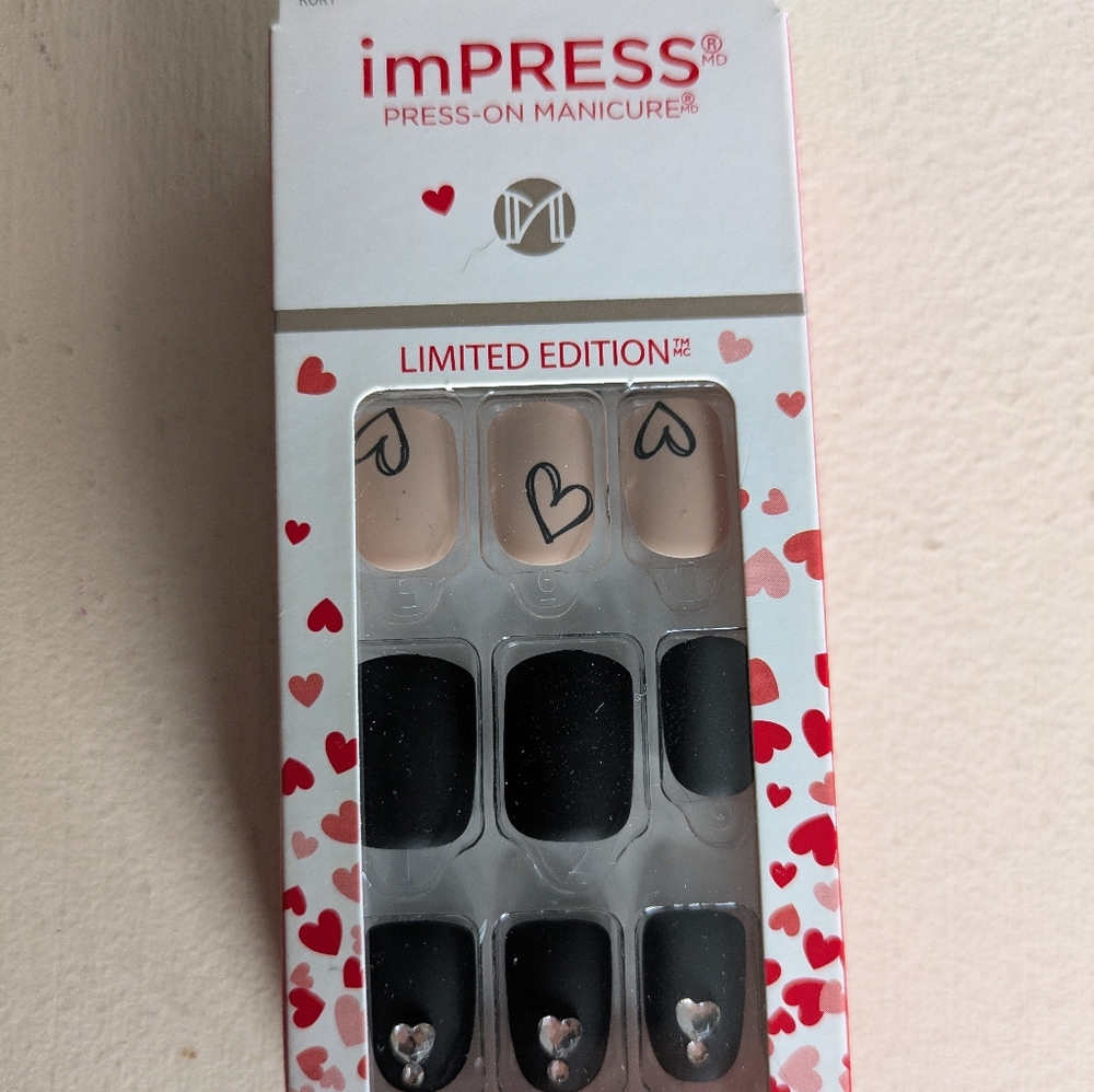 Heart Rhinestone Nails - Picture 5 of 11